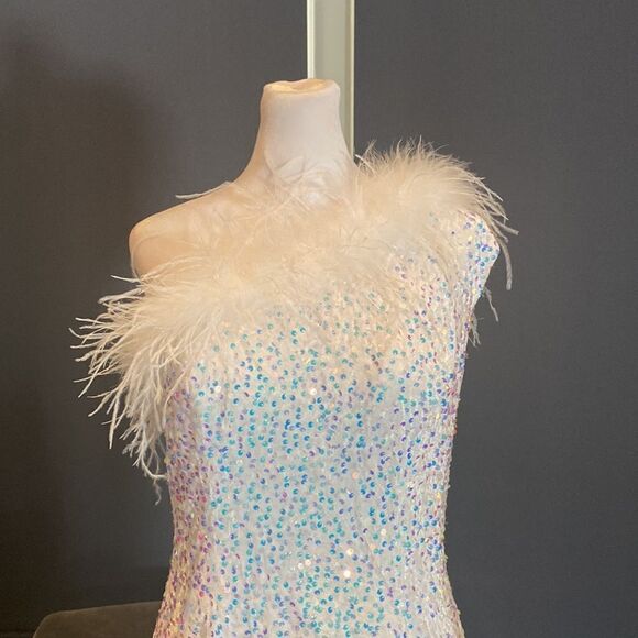 White Short Feather Sequin One Shoulder Prom Party Dress CorsetBack Size 12 NWOT - Picture 3 of 12